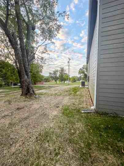 717 E Culton St #B - Photo 3 of 20