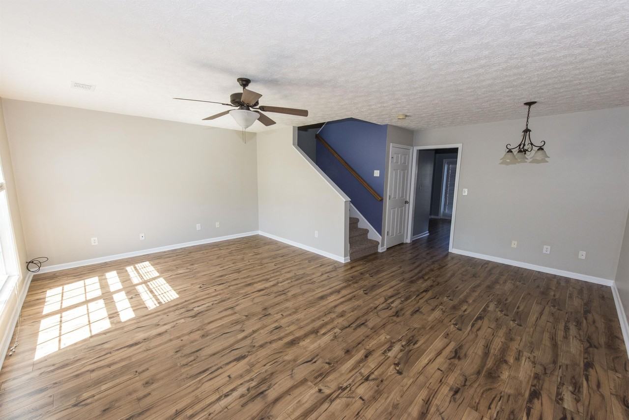 2118 Winding Oak Dr - Photo 2 of 10