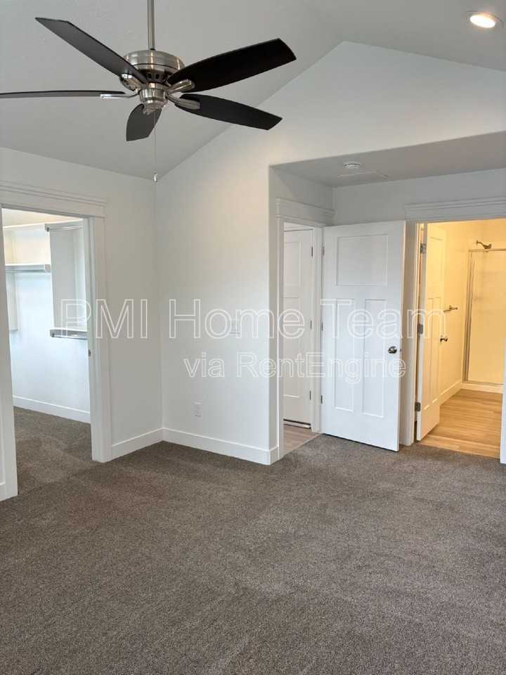 618 W Cozy Ln - Photo 4 of 29
