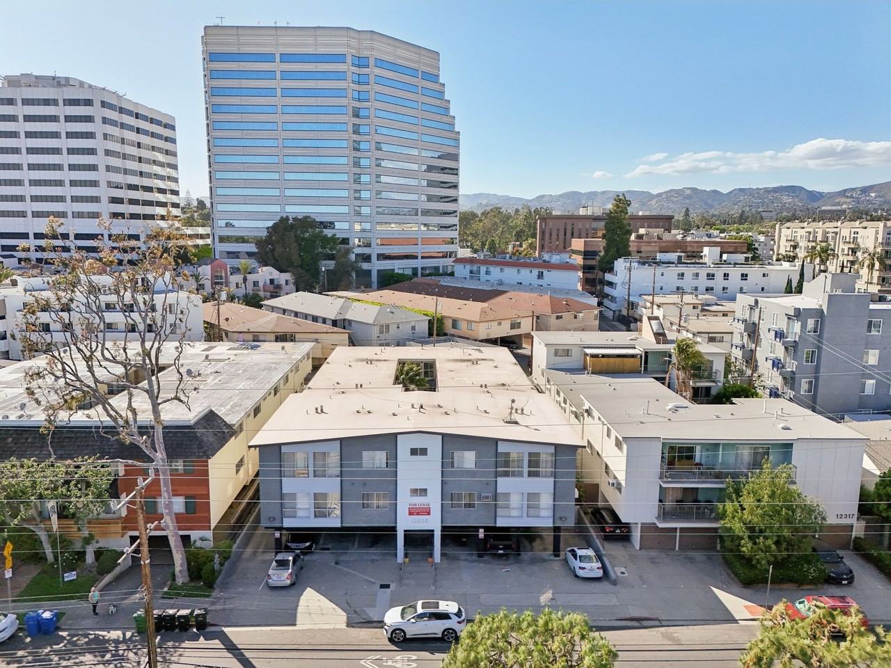 12323 Texas Ave - Photo 4 of 6