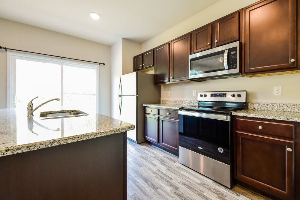 307 Hamilton Pointe Dr - Photo 6 of 17