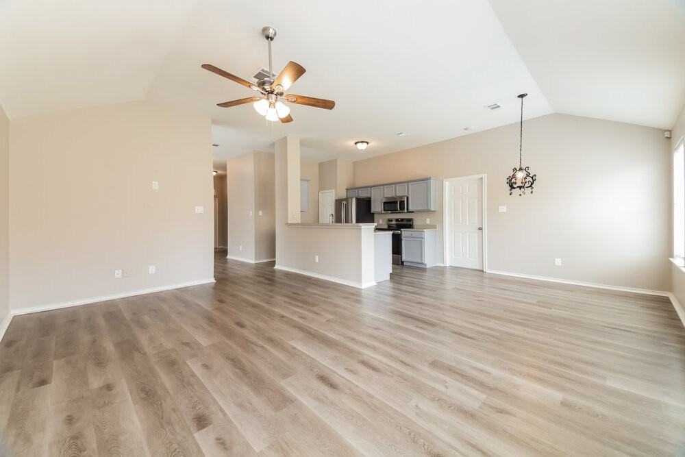 1008 Halifax Ln - Photo 5 of 16