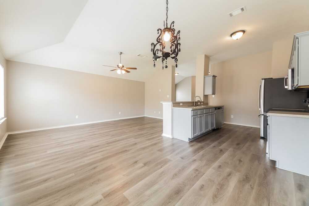 1008 Halifax Ln - Photo 6 of 16