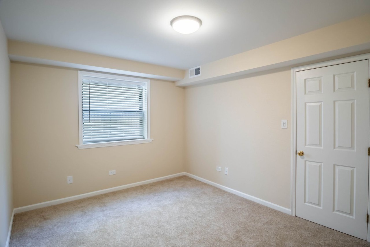 1902 W. Birchwood Ave - Photo 6 of 10