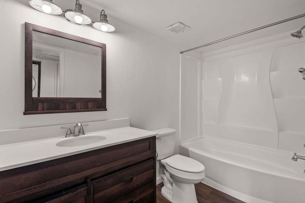 Beverly On 5th - Photo 6 of 14