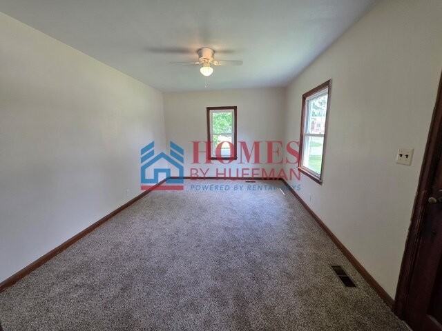 1516 Keck Ave - Photo 2 of 18