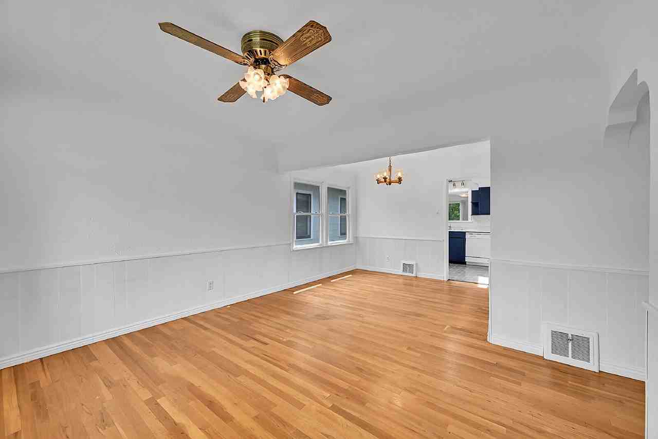 1718 N Franklin St - Photo 3 of 39