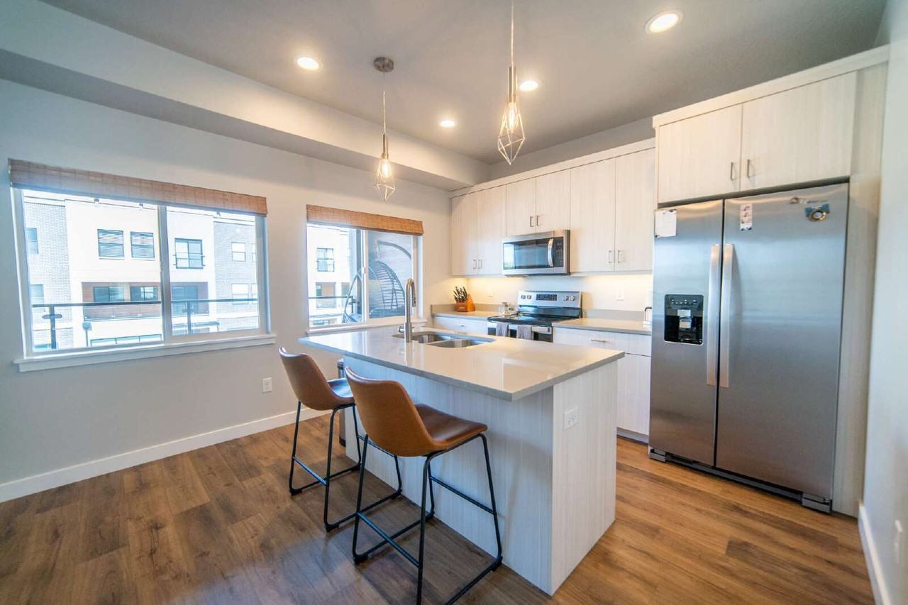 12251 S 900 E - Photo 5 of 22