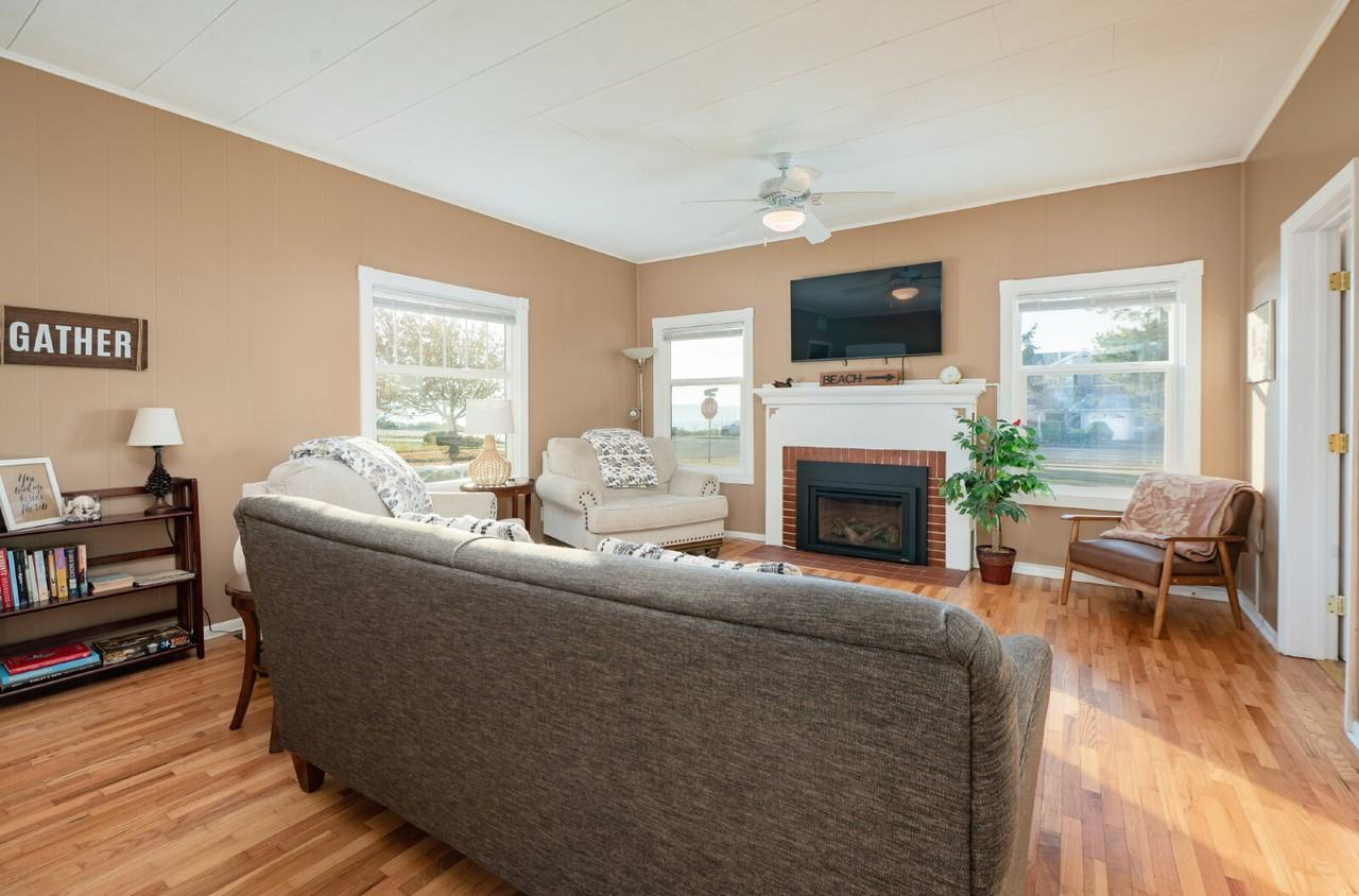 228 Cherry St - Photo 3 of 26