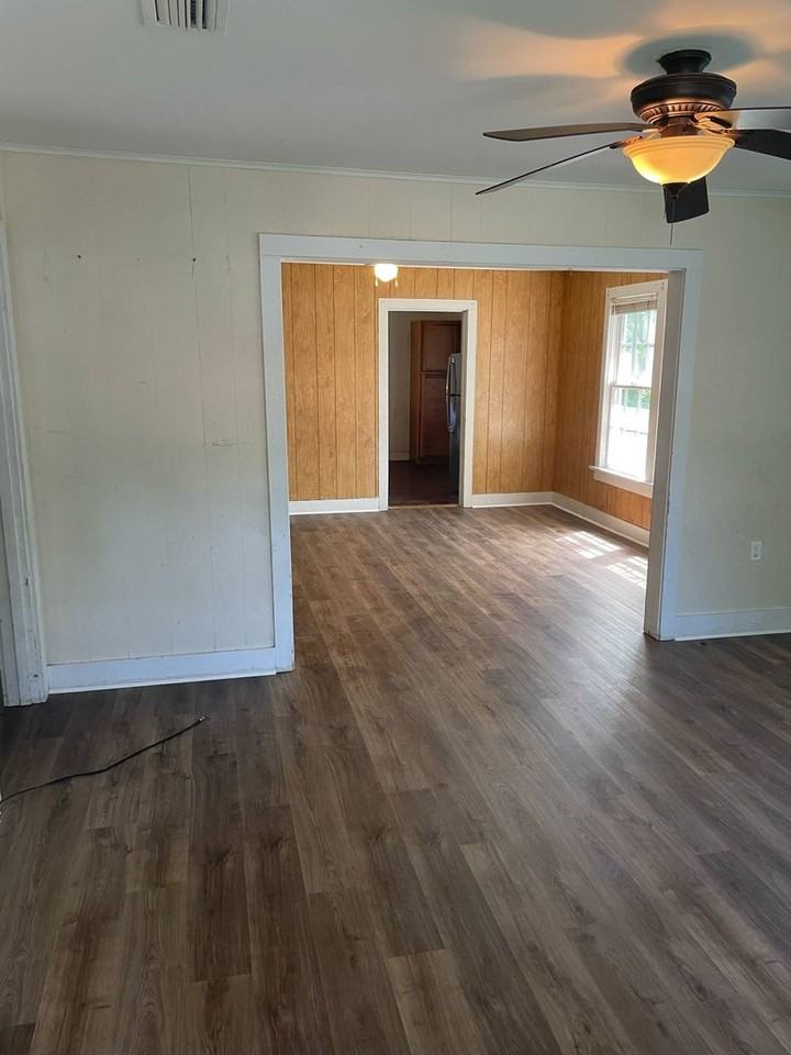 209 S Roosevelt Dr - Photo 2 of 11