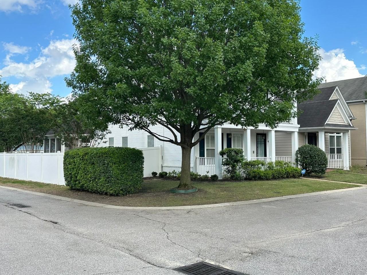 1390 Island Town Dr - Photo 4 of 34