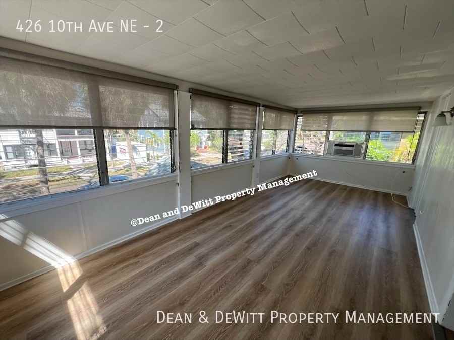 426 10th Ave Ne #2 - Photo 4 of 20