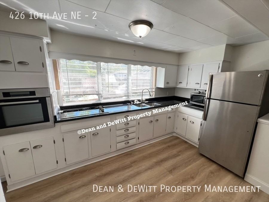 426 10th Ave Ne #2 - Photo 6 of 20