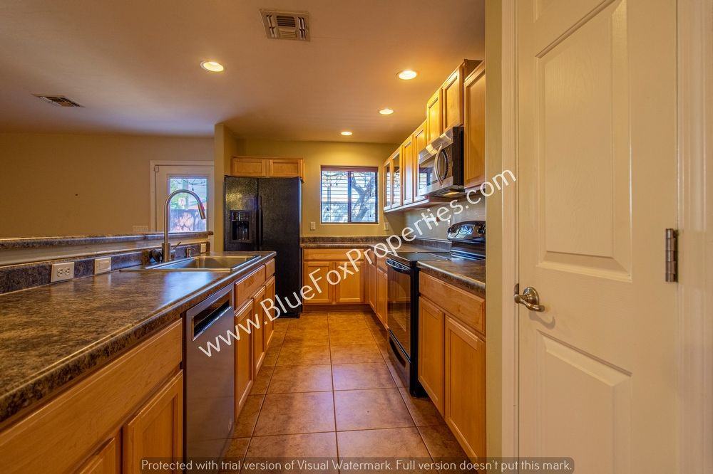 237 E Waverly St - Photo 3 of 22