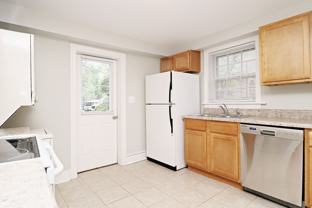 2412 Jefferson Park Ave #B - Photo 1 of 1