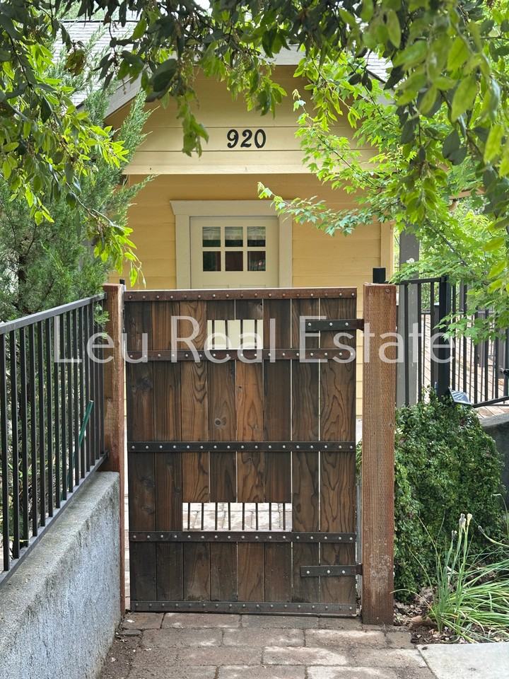 920 Hillcrest St #NA - Photo 2 of 33