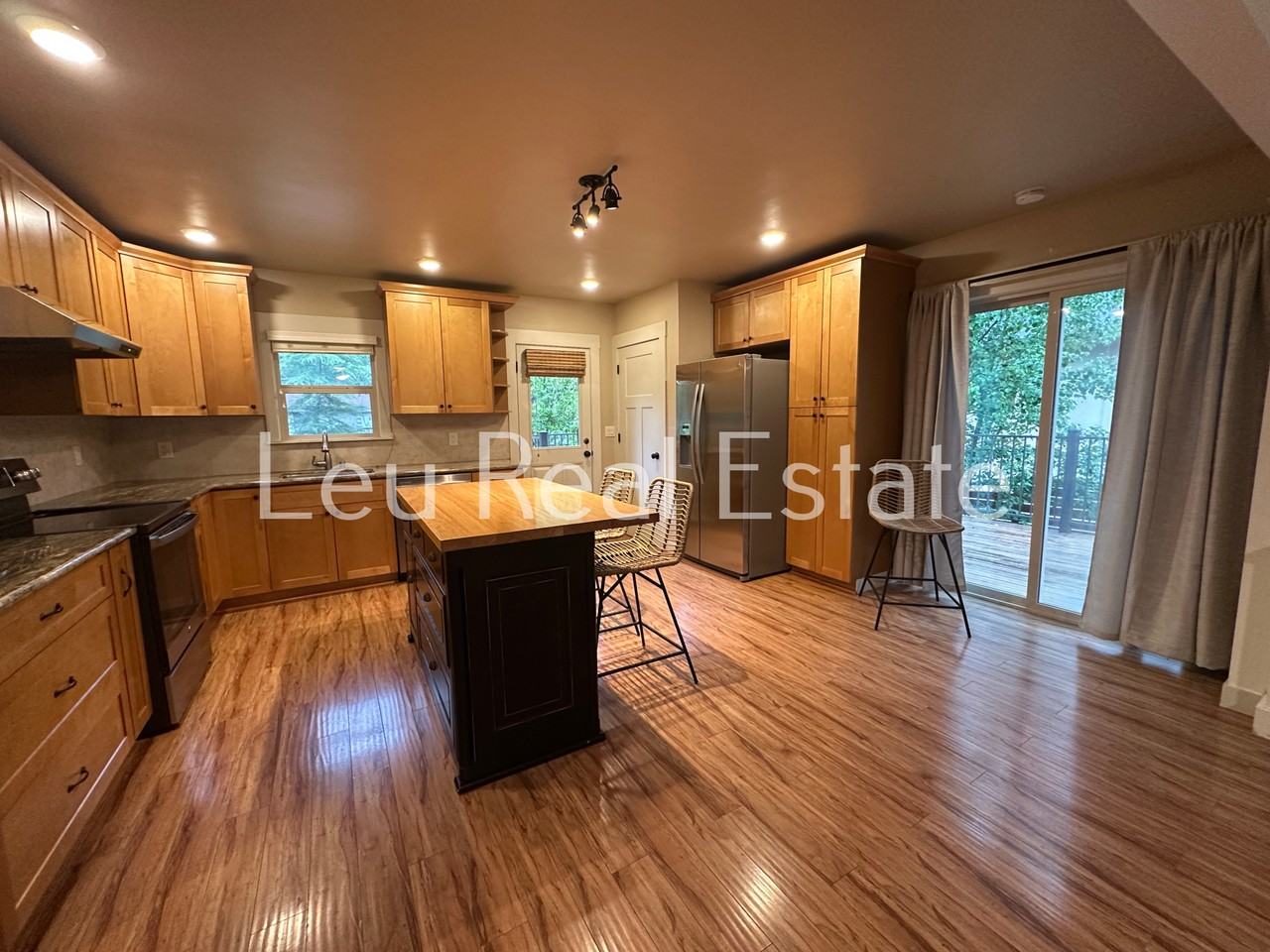 920 Hillcrest St #NA - Photo 4 of 33