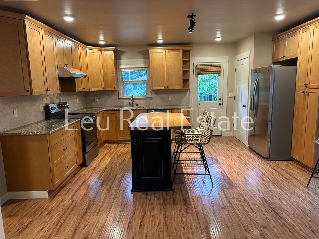 920 Hillcrest St #NA - Photo 5 of 33