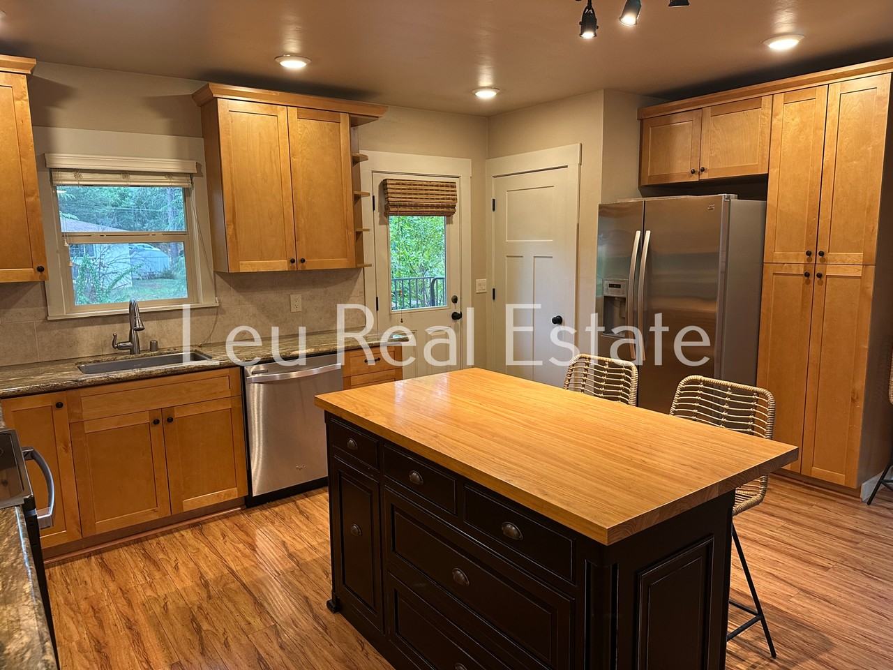920 Hillcrest St #NA - Photo 6 of 33