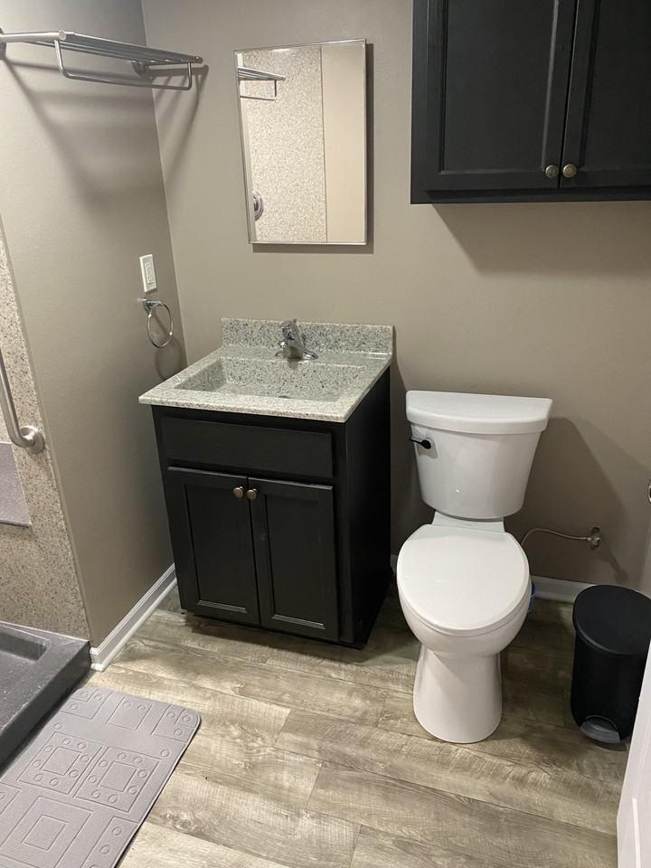 300 W 9th St #1 - Photo 6 of 10