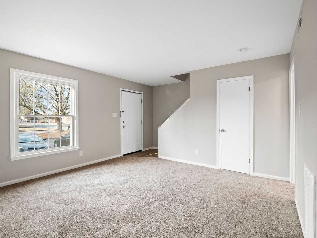 Stratford Square Apartments - Photo 2 of 41