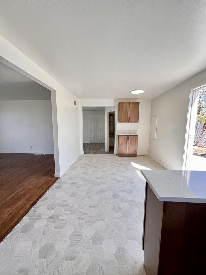 706 1st Avenue Southeast - Photo 6 of 9