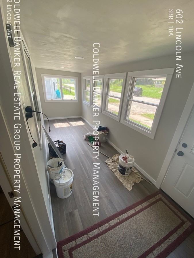 602 Lincoln Ave - Photo 2 of 12