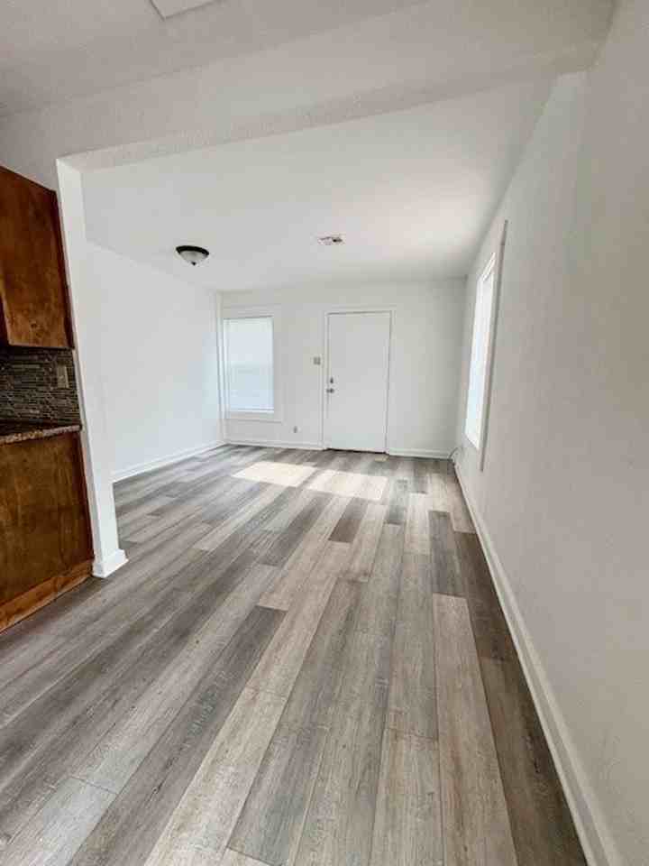 3508 Daughtrey Ave - Photo 3 of 11