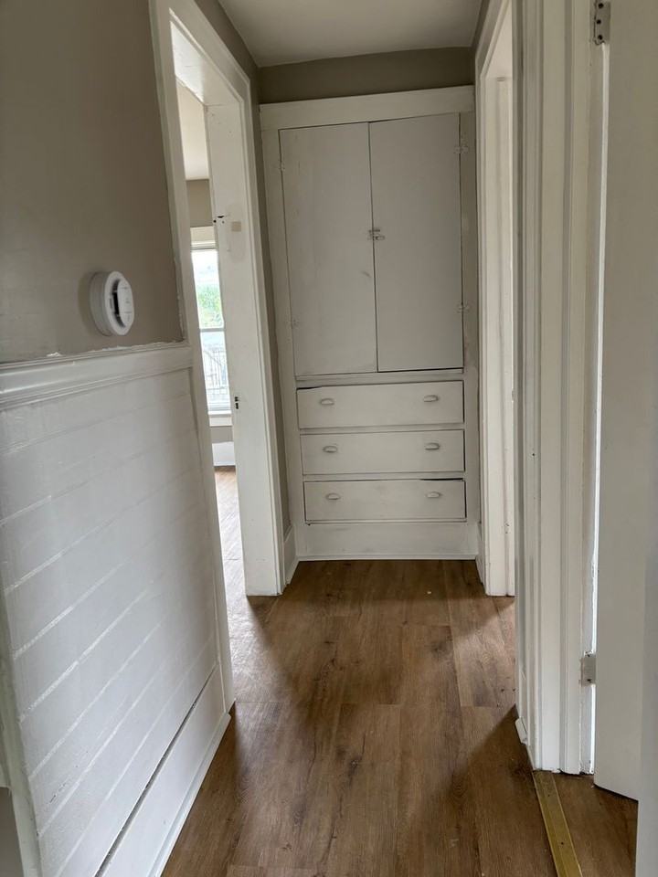 930 W 18th St - Photo 2 of 16
