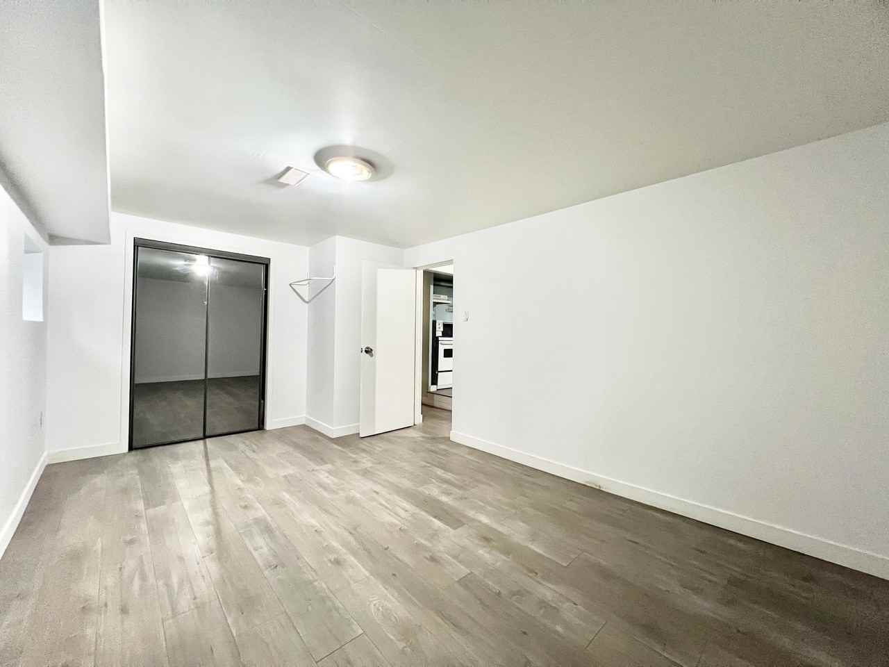950 Nanaimo Street - Photo 4 of 7