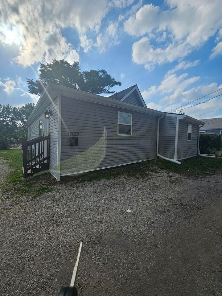 1829 S 13th St - Photo 3 of 17