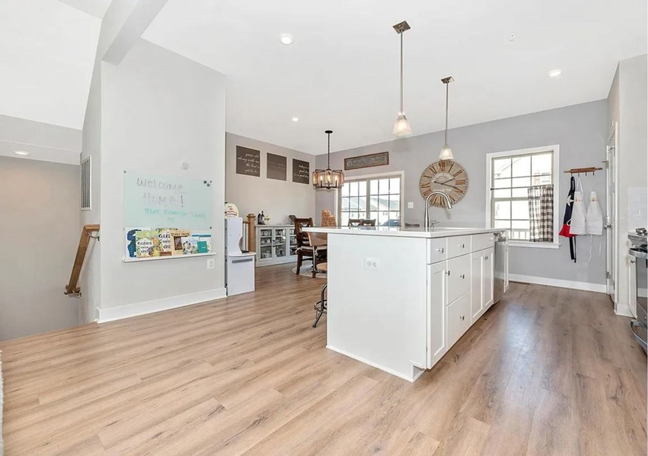 10601 Brewerton Ln - Photo 3 of 50