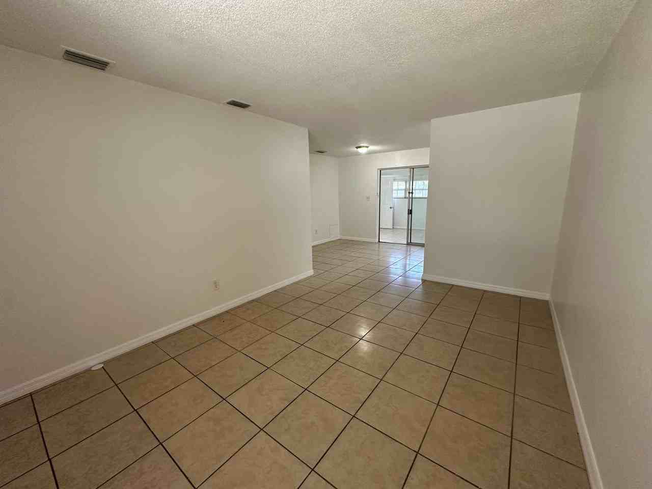 4072 Kirkland Blvd - Photo 3 of 22