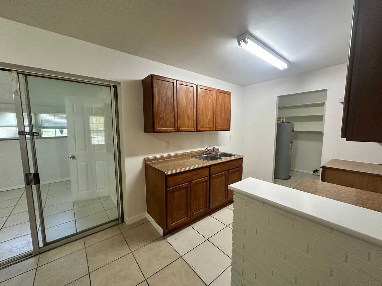 4072 Kirkland Blvd - Photo 6 of 22