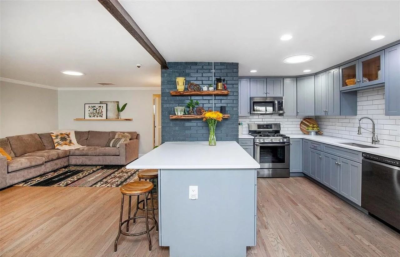 7201 W Ellsworth Ave - Photo 4 of 38