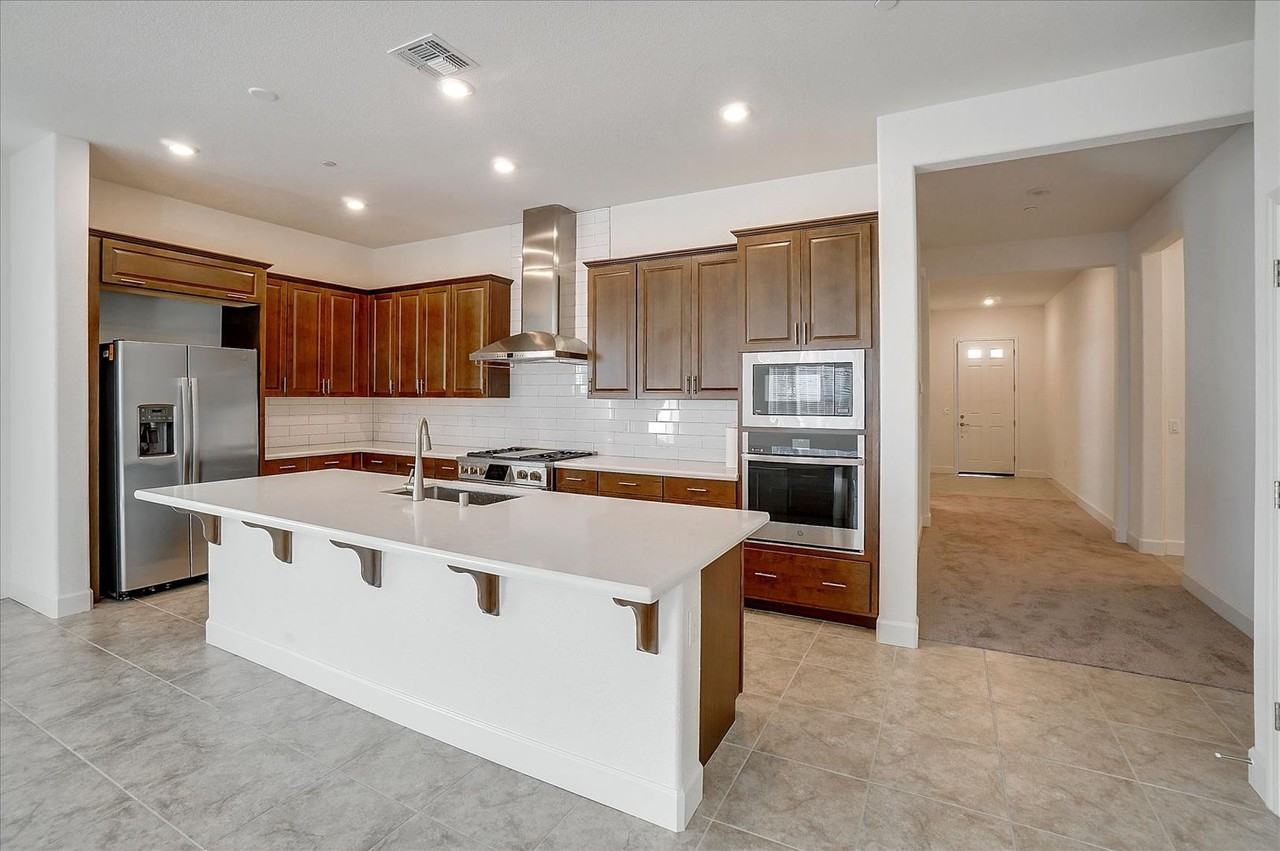 5937 Lakestone Dr - Photo 6 of 50