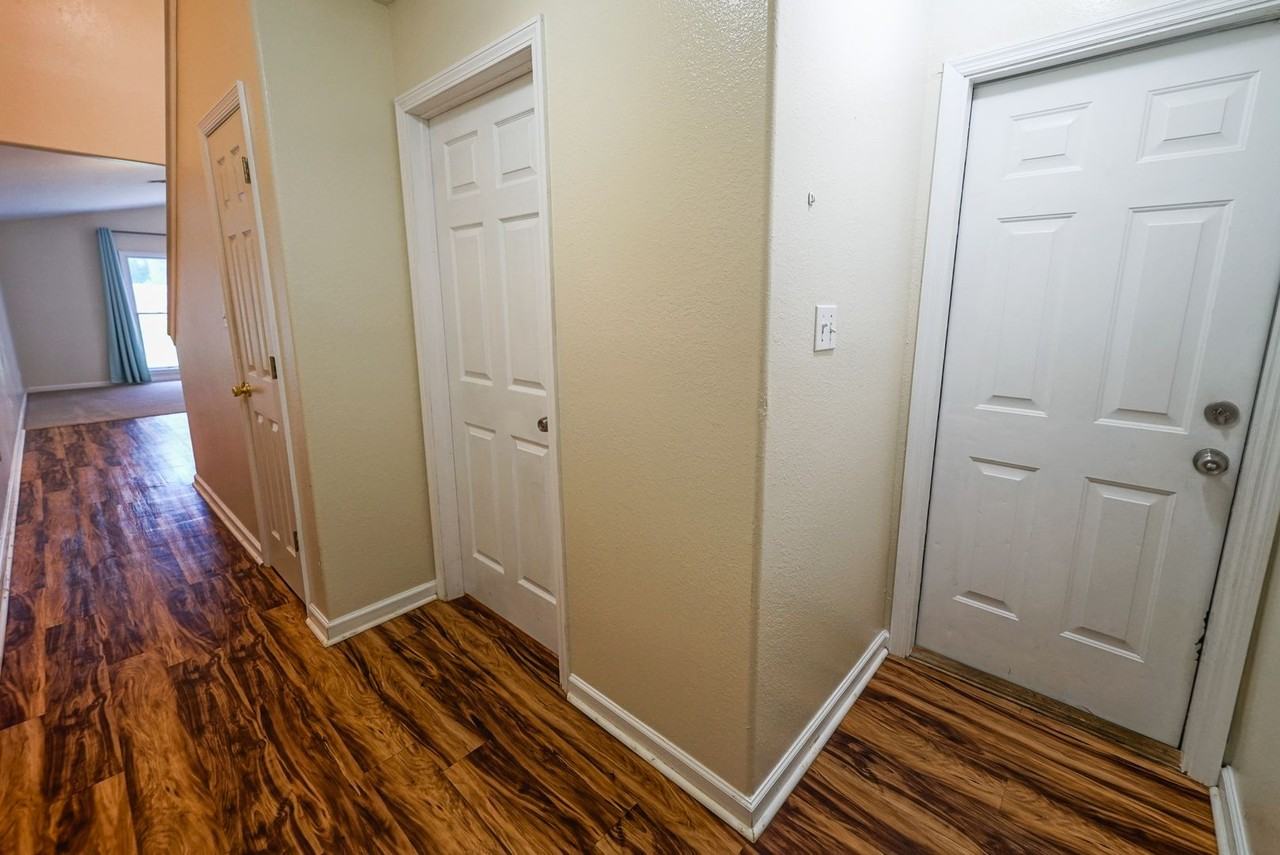2143 Delta Way - Photo 4 of 34
