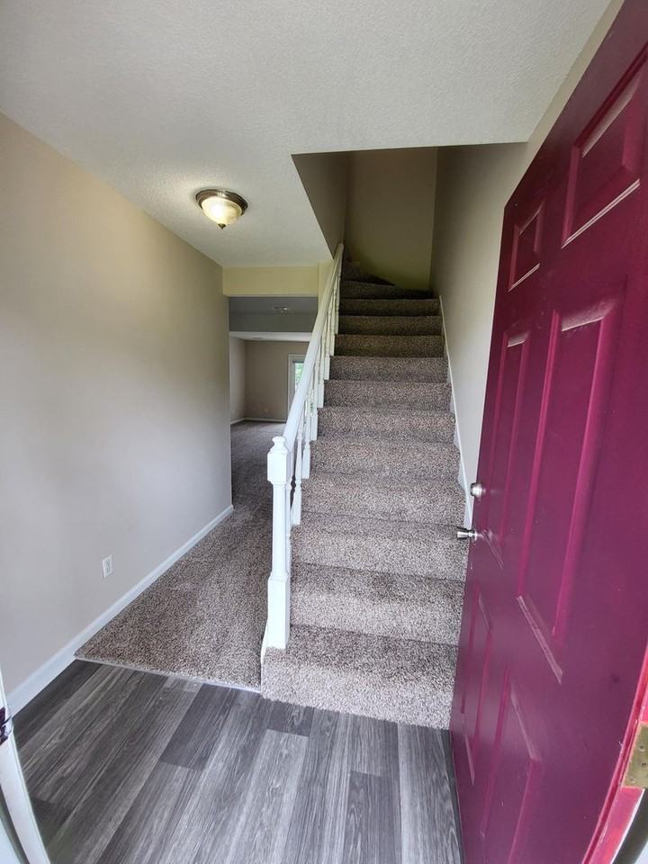 Lakeview Townhomes (HA) - Photo 2 of 10