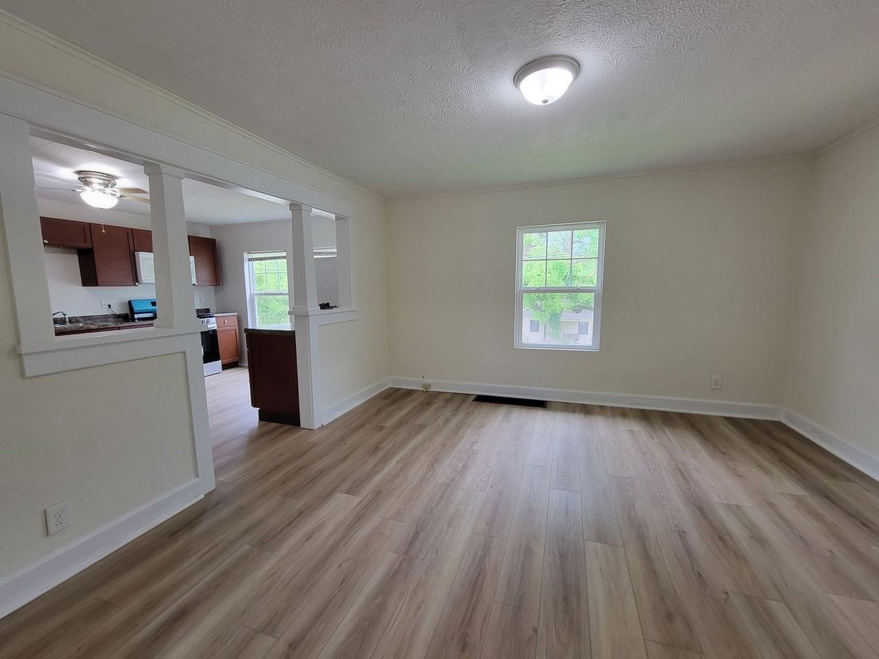 2429 S Broadview Dr - Photo 7 of 24