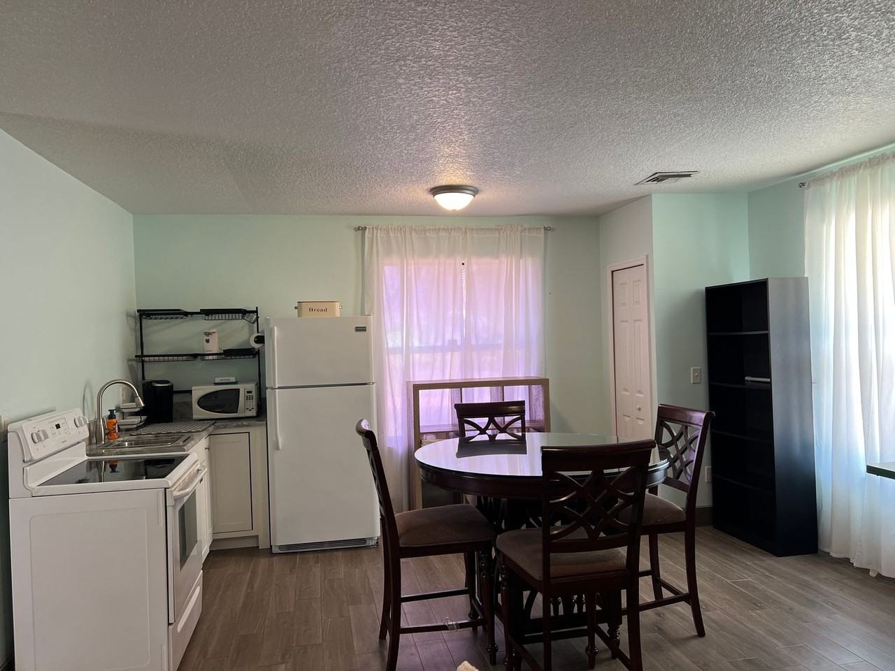 5706 Palmetto Dr - Photo 2 of 8