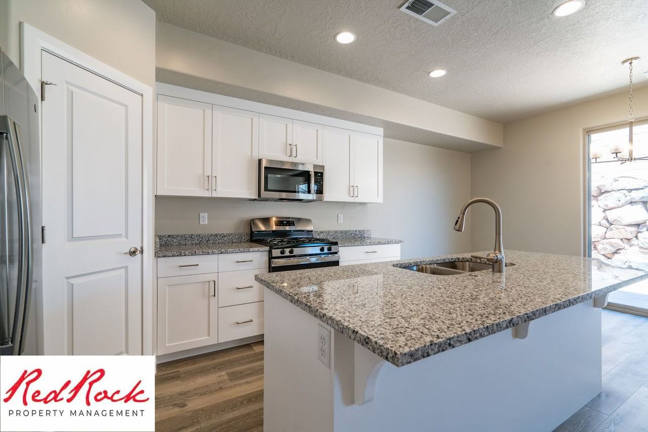 517 N 480 W - Photo 2 of 50