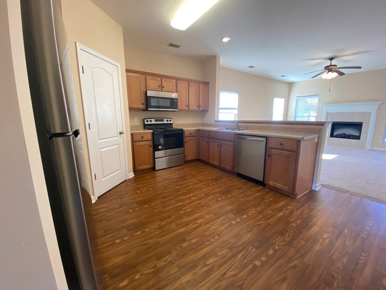 401 Barry Mccaffrey Blvd #L1 - Photo 5 of 24
