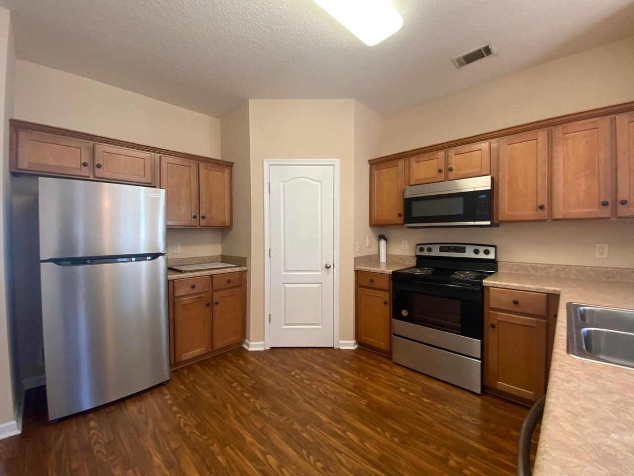 401 Barry Mccaffrey Blvd #L1 - Photo 6 of 24