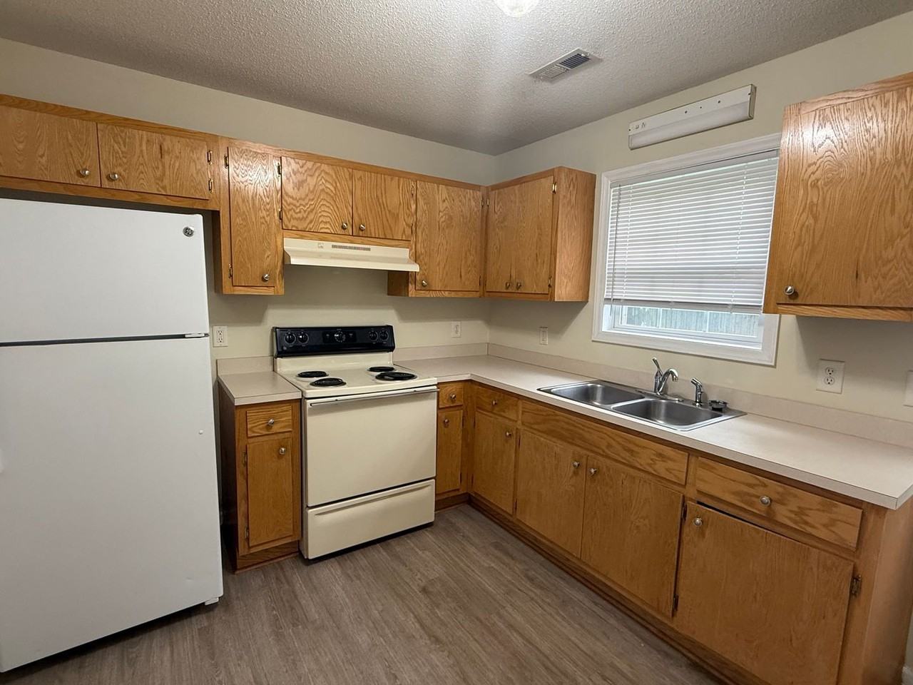 614 E Parker St #Q - Photo 5 of 15