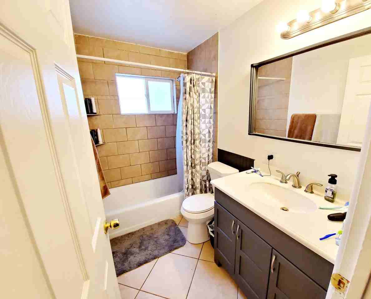 119 Plum Primary Bedroom – Old Town Apartment Near CSU – $850 - Photo 3 of 50