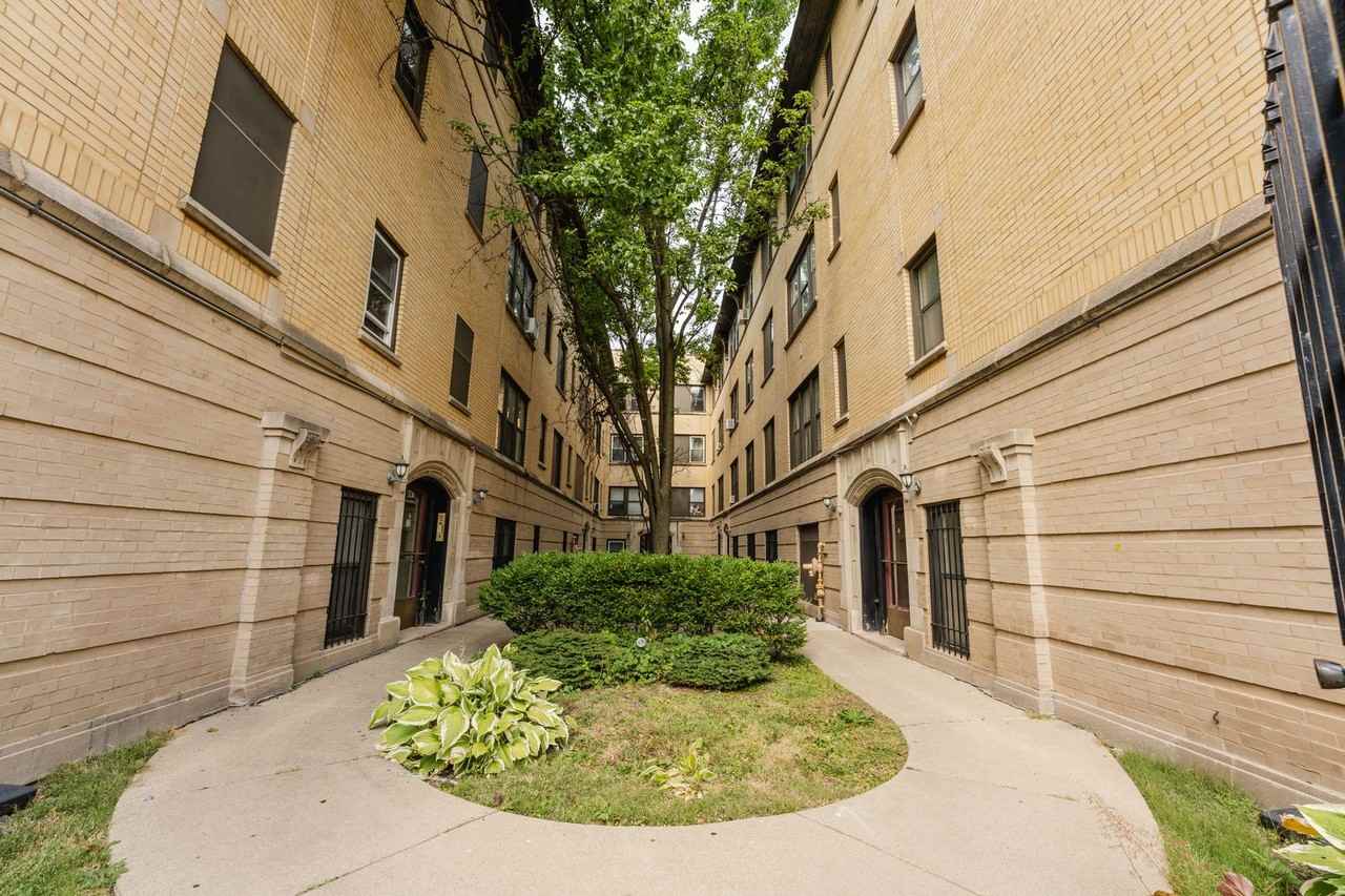 Kedzie & Eastwood - Photo 3 of 23