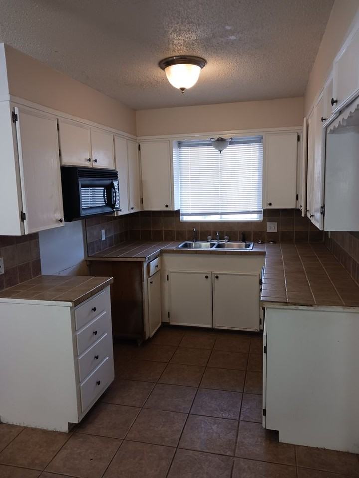 282 Mockingbird Ln - Photo 3 of 13
