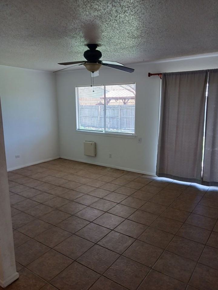 282 Mockingbird Ln - Photo 4 of 13