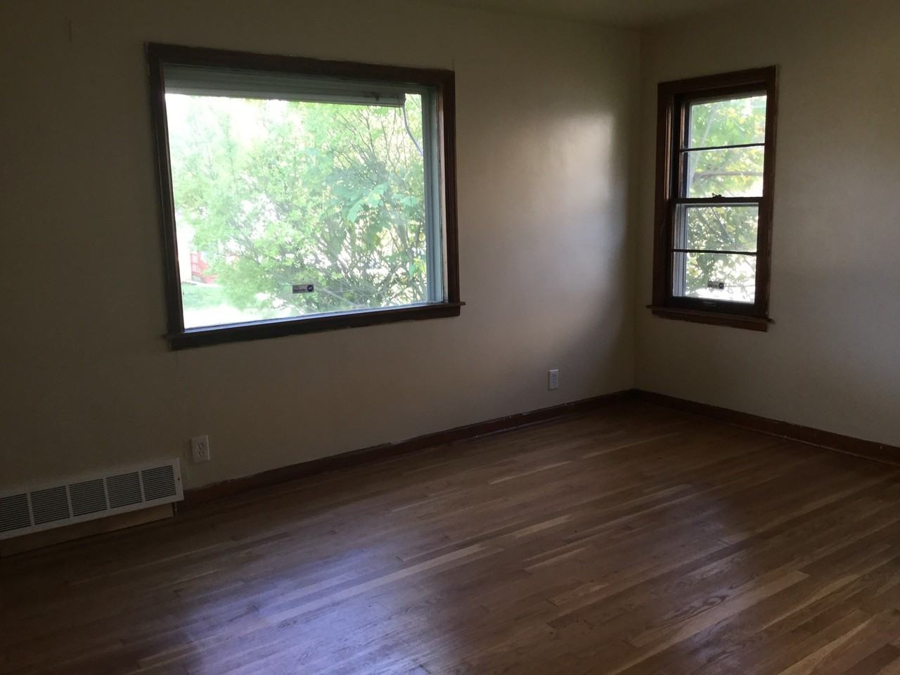 5964 N 41st St - Photo 3 of 12