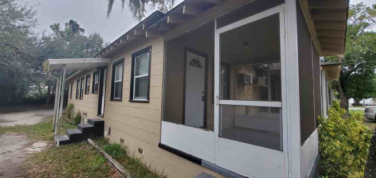 209 Ne 2nd St - Photo 2 of 8